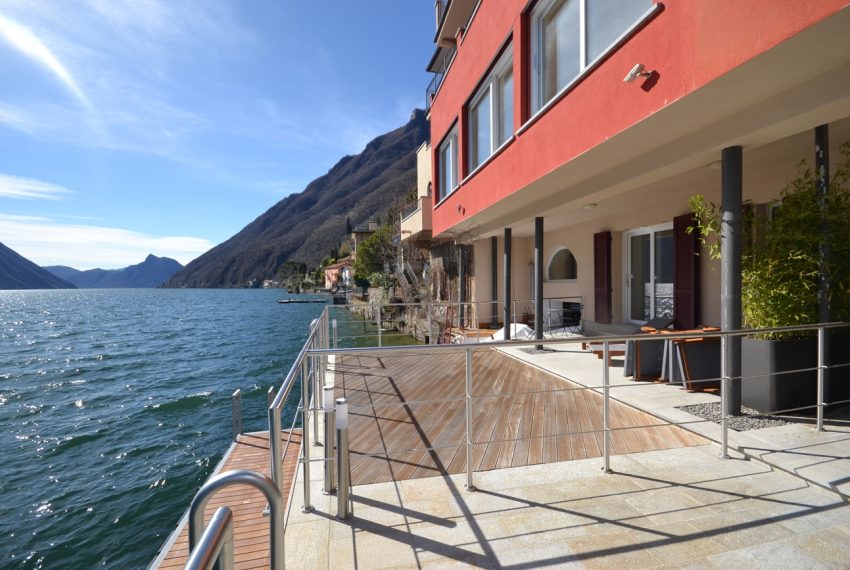 Lake Lugano Porlezza apartment for sale directly on the lake with boat mooring (18)
