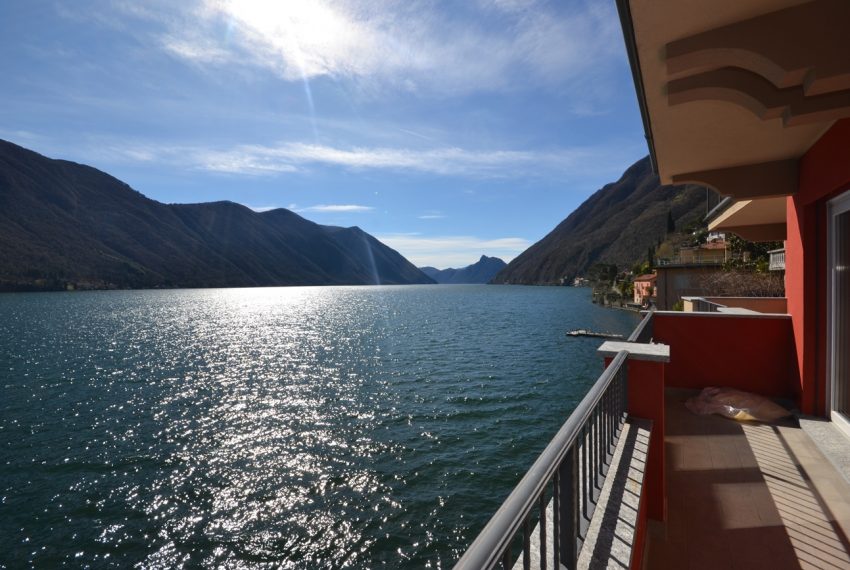 Lake Lugano Porlezza apartment for sale directly on the lake with boat mooring (6)