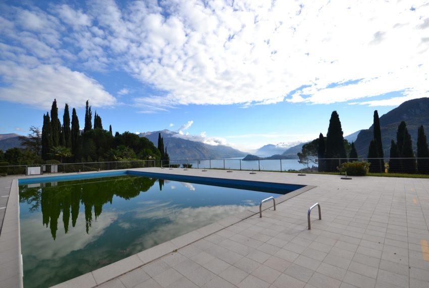 Lake Como Menaggio house in residenc with pool, tennis court and bowling green. Garage and private garden. (10)