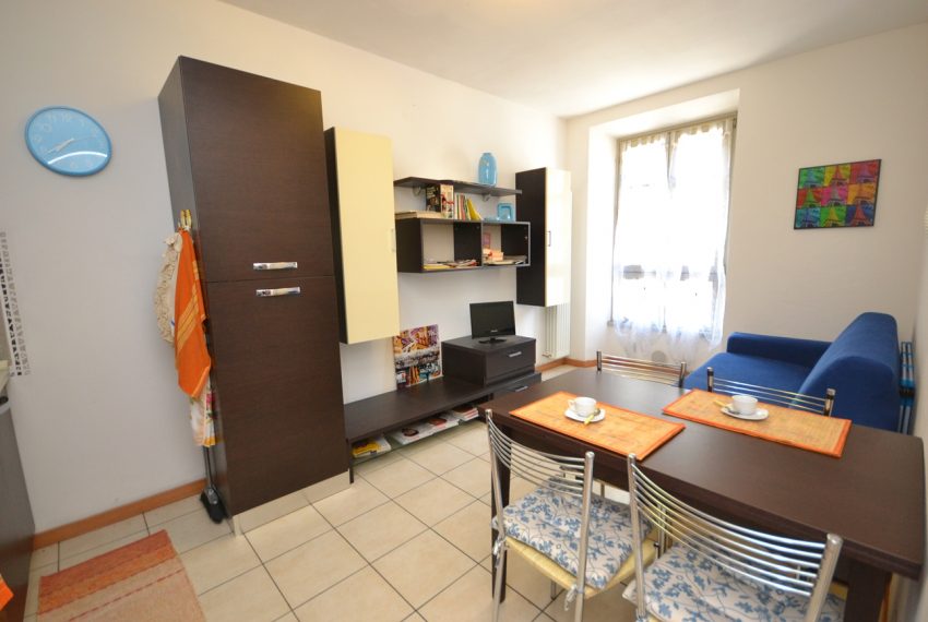 Menaggio apartment in the town centre in period building in lake front position. Lake Como properties (8)