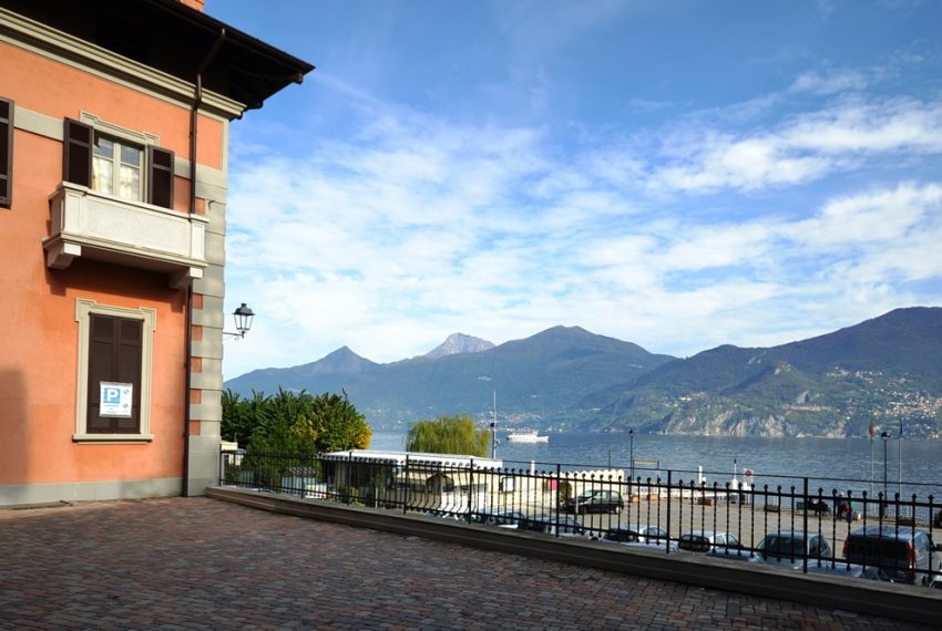 Menaggio apartment in the town centre in period building in lake front position. Lake Como properties (9)
