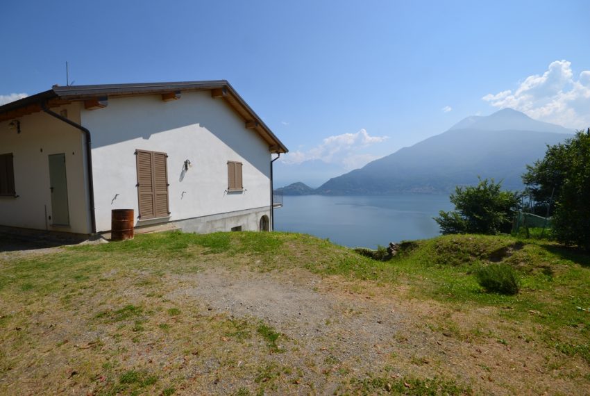 Pianello del Lario - Lake Como - Villa with garden and lake view for sale (6)