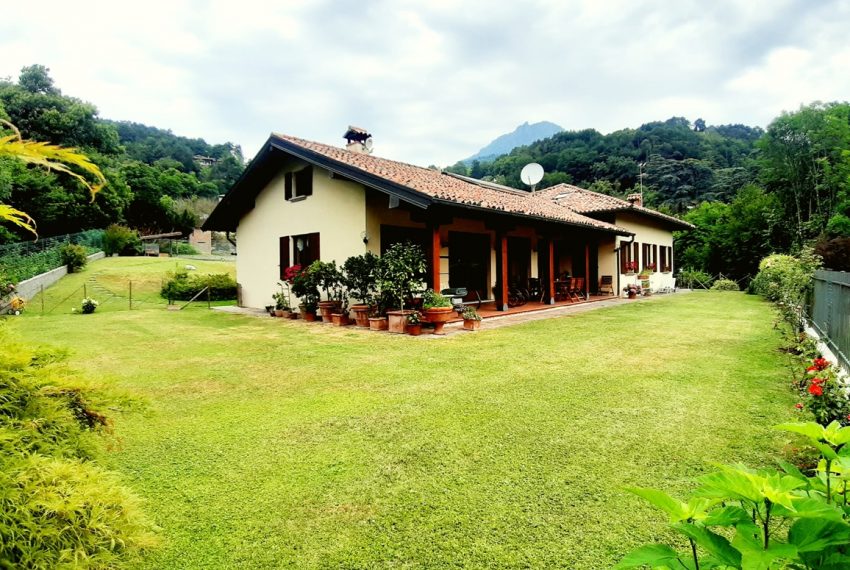 Lake Como Menaggio detached villa for sale (21)