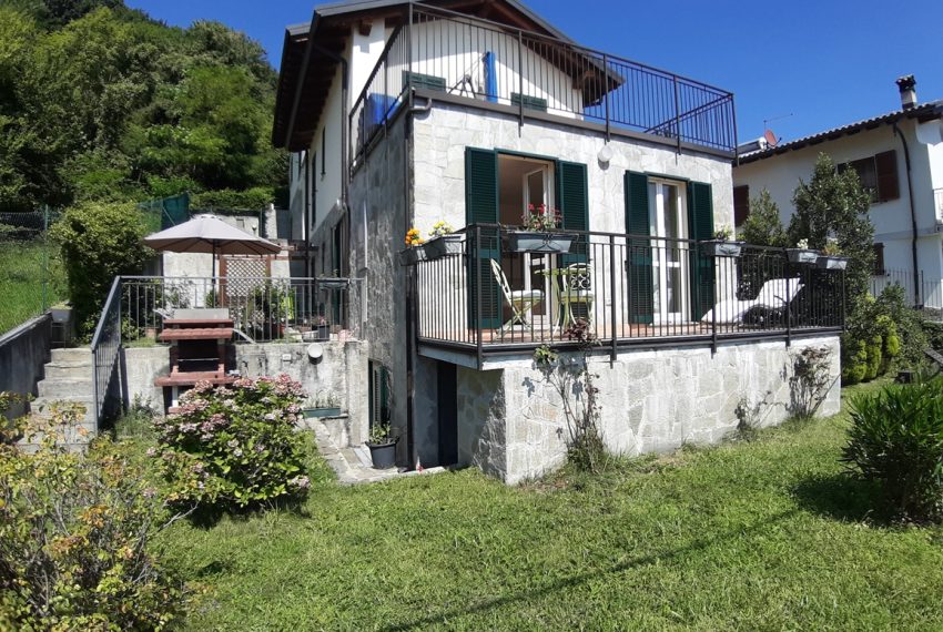 Apartment in residence with pool. Menaggio hillside (2)
