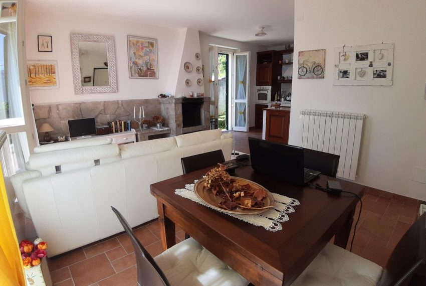 Apartment in residence with pool. Menaggio hillside (21)