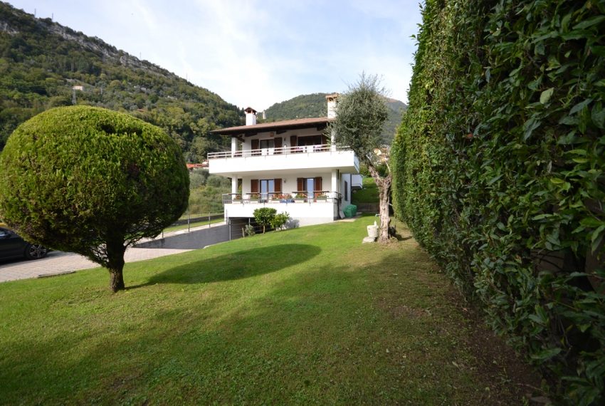 Ossuccio villa in vendita con giardino e vista lago (4)
