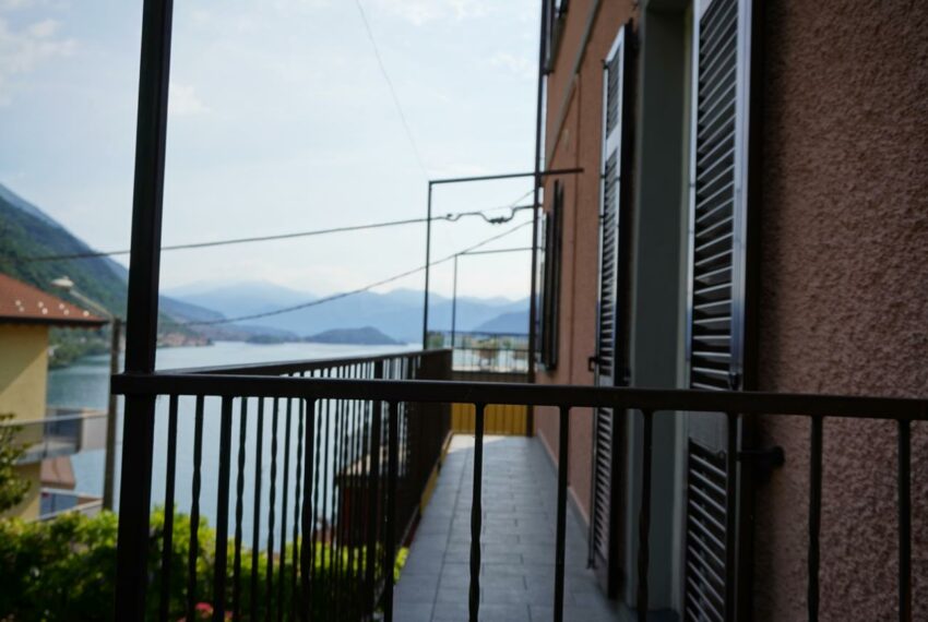 Argegno two apartments for sale with lake view (5)