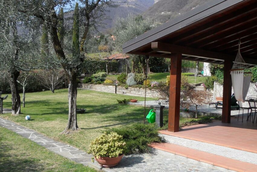 Lake Como vilal for sale in Mezzegra with garden and view (7)
