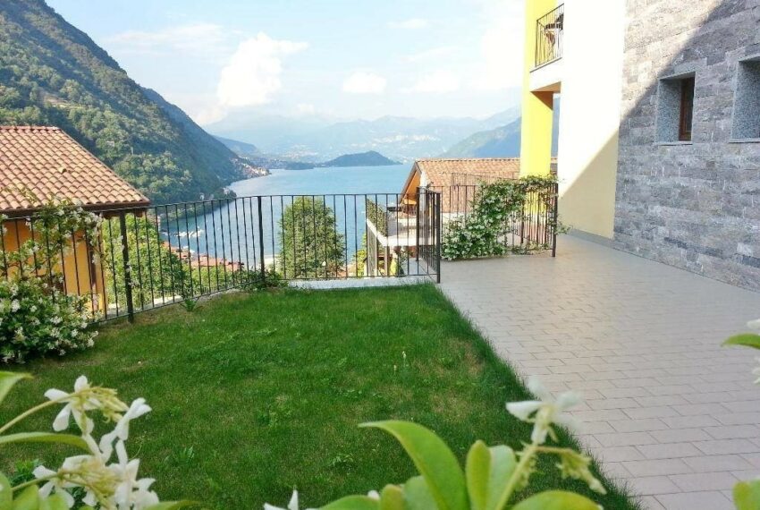 Argegno one bedroom apartment for sale in residence with pool. Apartament with private garden (1)