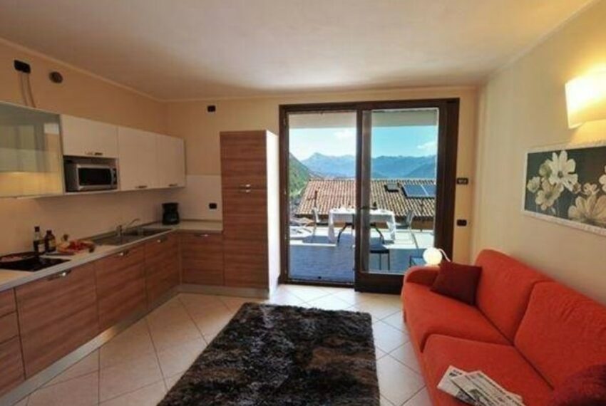Argegno one bedroom apartment for sale in residence with pool. Apartament with private garden (4)
