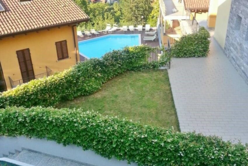 Argegno one bedroom apartment for sale in residence with pool. Apartament with private garden (9)