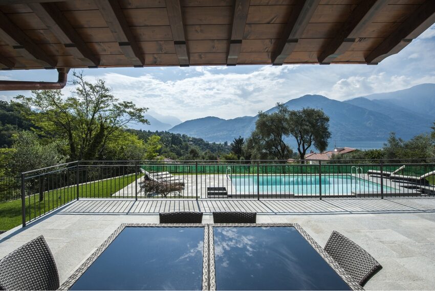 Tremezzo villa for sale with garden, pool and lake view (23)