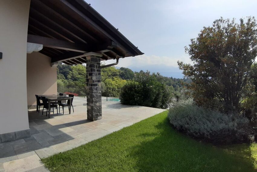 Tremezzo villa for sale with garden, pool and lake view (26)