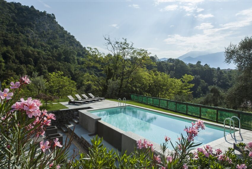 Tremezzo villa for sale with garden, pool and lake view (8)
