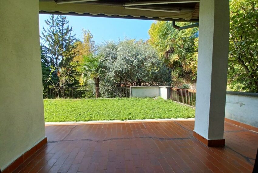 Tremezzo villa for sale with private garden (1)