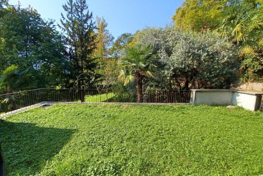 Tremezzo villa for sale with private garden (20)