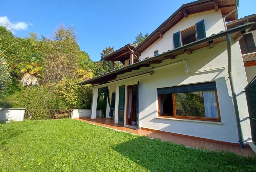 Tremezzo villa for sale with private garden (21)