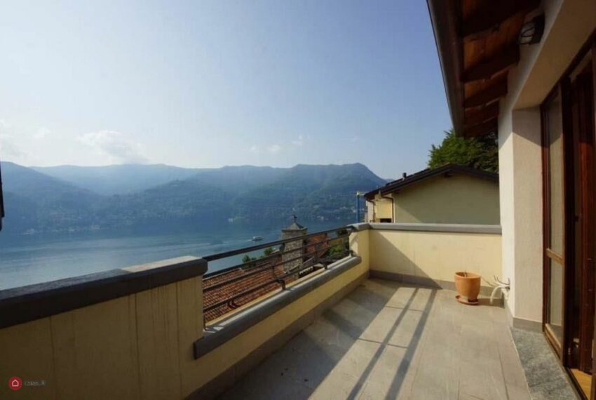 Carate Urio house for sale with garden, terrace and lake view (9)