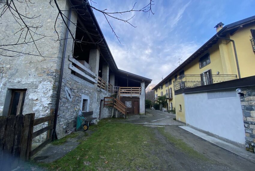 Carlazzo two flats for sale on Lago del Piano (19)