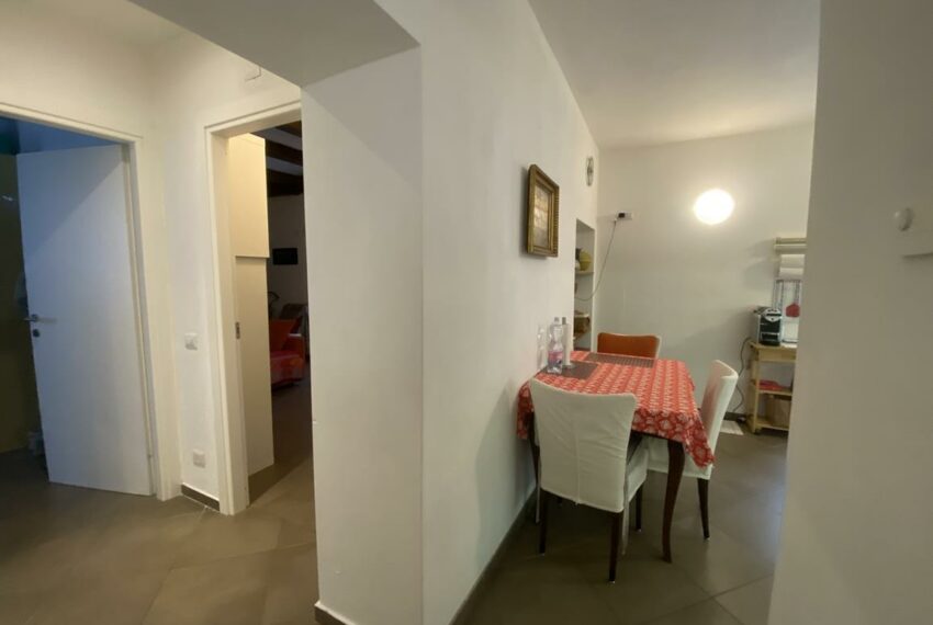 Carlazzo two flats for sale on Lago del Piano (2)