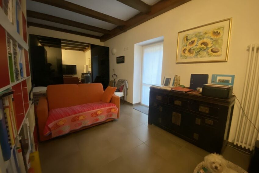 Carlazzo two flats for sale on Lago del Piano (5)