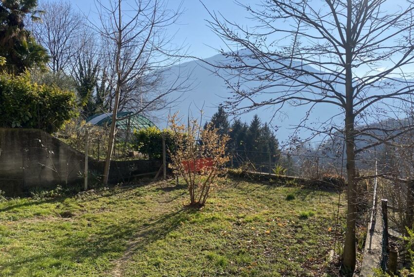 House for sale in Valsolda, with lake view (2)