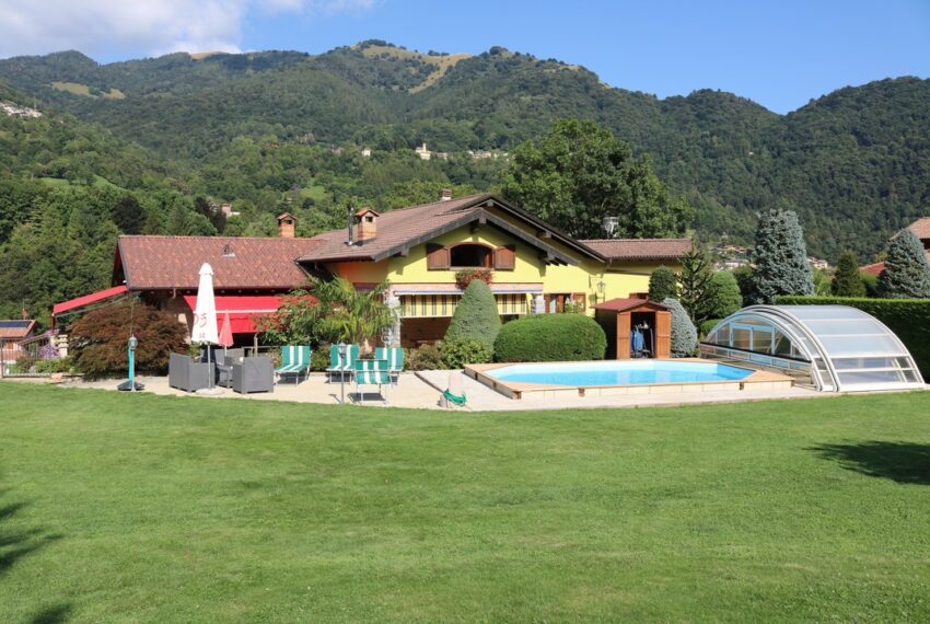 Valle Intelvi villa for sale with parkland and pool (14)