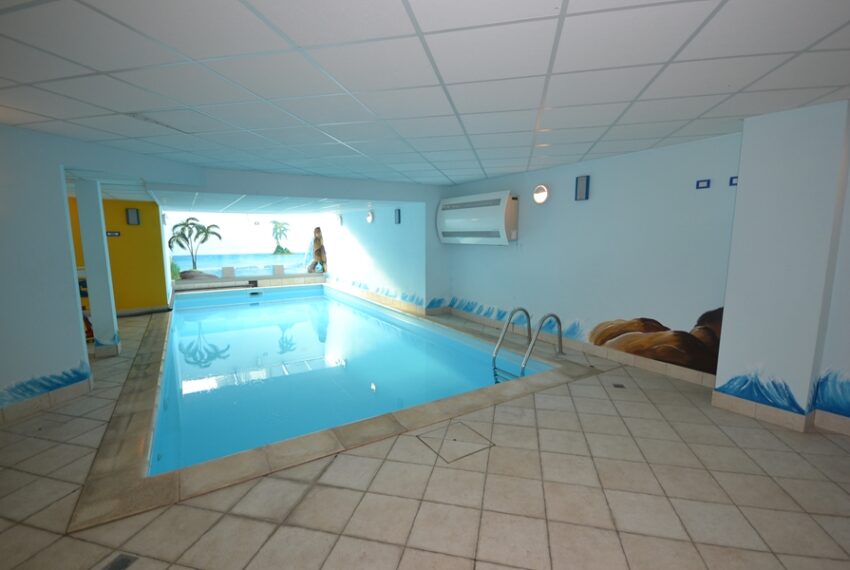 Villa con piscina interna in vendita a Lenno (7)