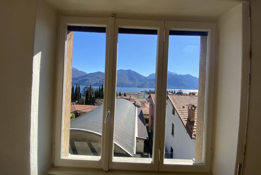 Menaggio central apartament with lake view (1)