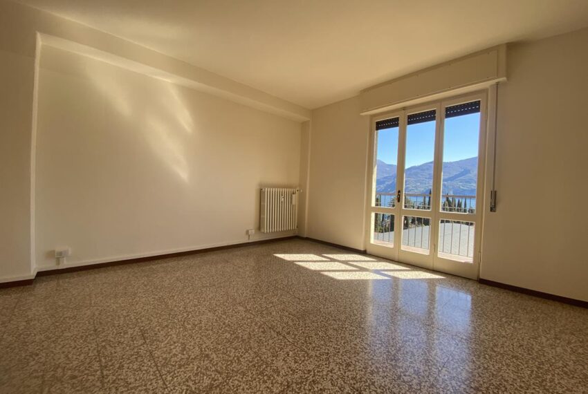 Menaggio central apartament with lake view (12)