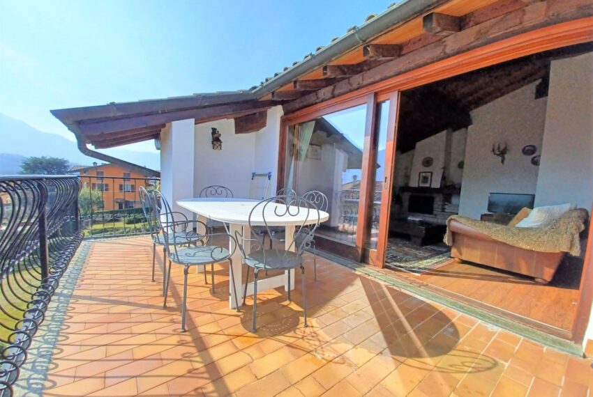 Penthouse for sale in Tremezzina - Lake Como, with terrace overlloking the lake, garage and pool (1)