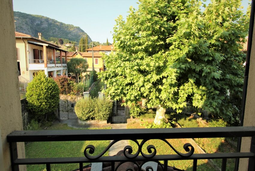 TREMEZZINA detached villa with garden and view (5)