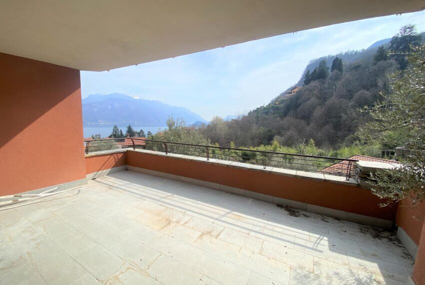 menaggio apartment with terrace in residence with pool and lake view (2)