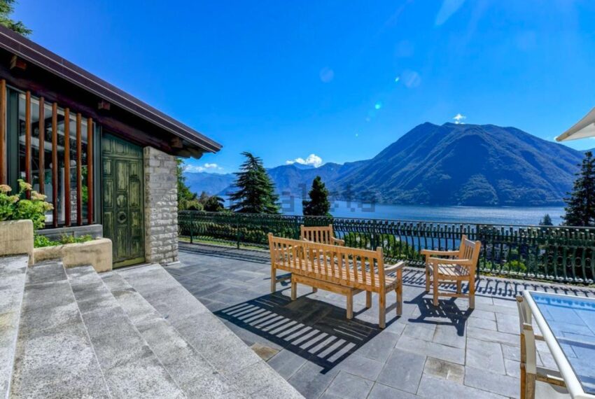 Lake Como luxury villa for sale including pool and parkland (12)