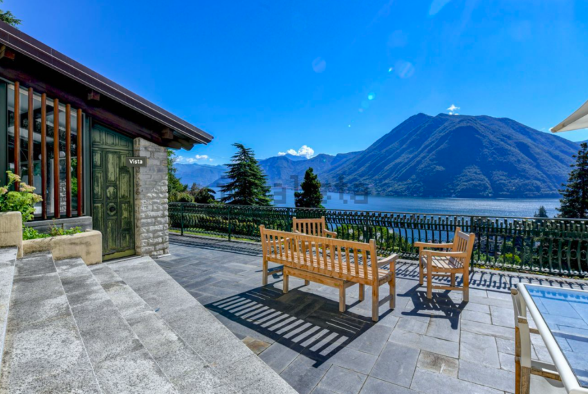Lake Como luxury villa for sale including pool and parkland (2)