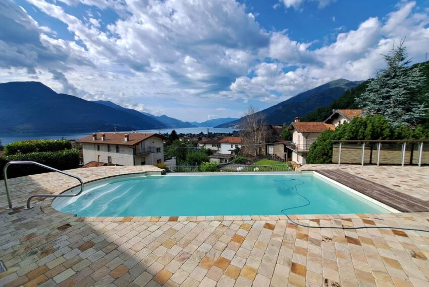 Villa for sale in Gravedona with lake view and pool (38)