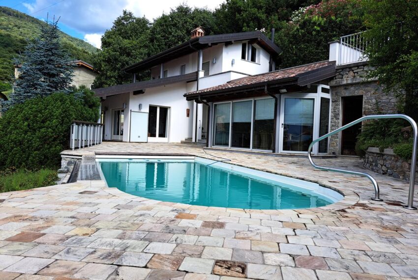 Villa for sale in Gravedona with lake view and pool (40)