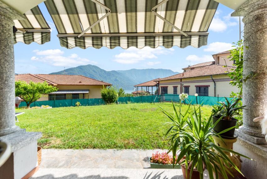 Villa for sale in Tremezzina with large garden (23)