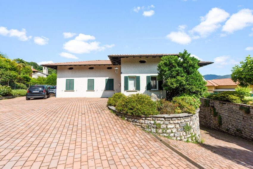 Villa for sale in Tremezzina with large garden (31)