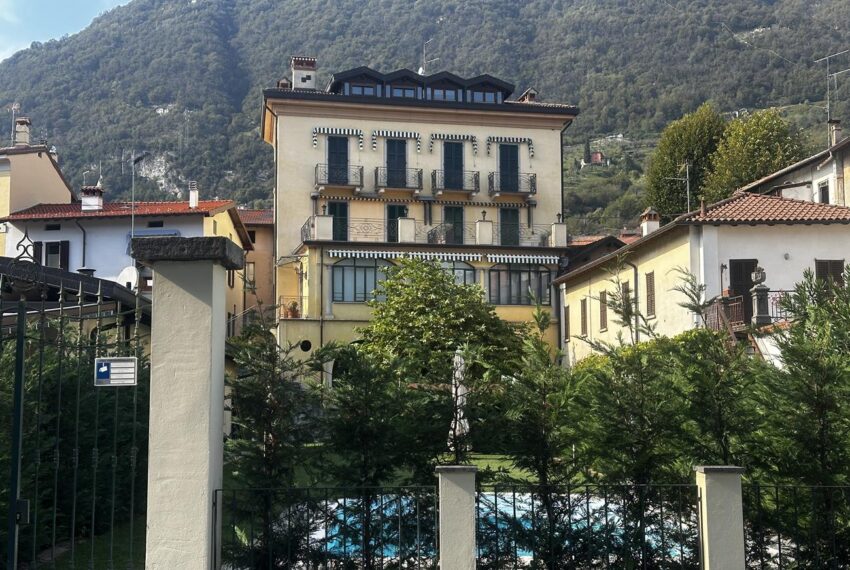 Lake front apartment for sale in Tremezzina - Lake Como, with pool and private mooring (1)