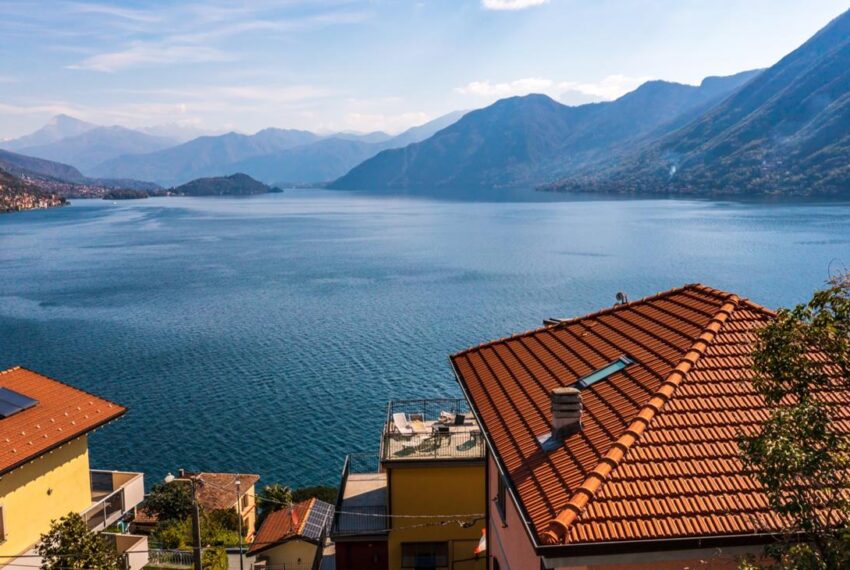 Large apartment for sale in Argegno, with private garden, terraces and lake view (32)
