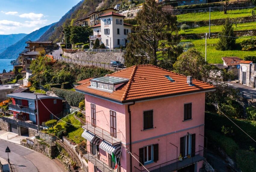 Large apartment for sale in Argegno, with private garden, terraces and lake view (39)