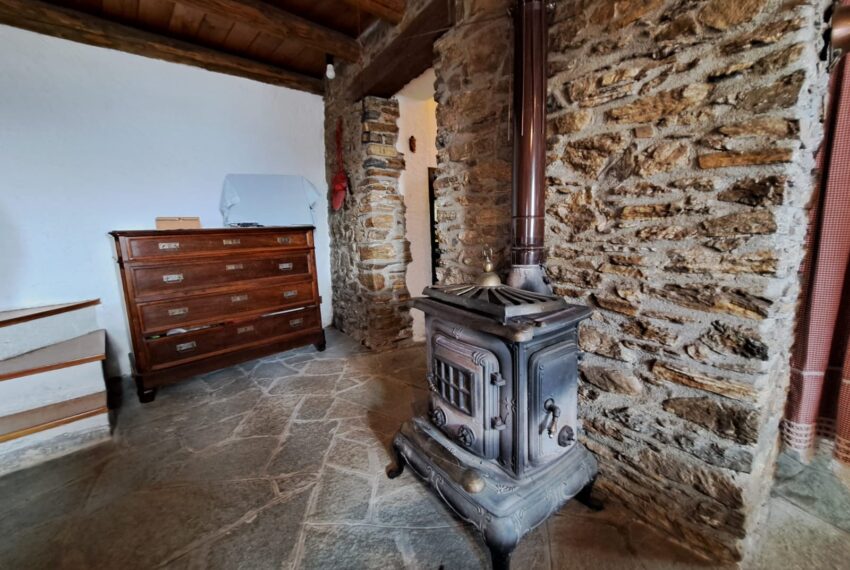 Stone cottage for sale in Livo - Lake Como (10)