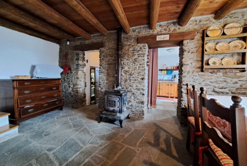 Stone cottage for sale in Livo - Lake Como (11)