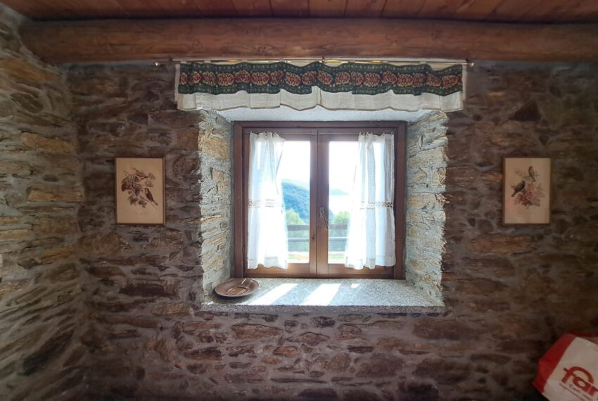 Stone cottage for sale in Livo - Lake Como (9)
