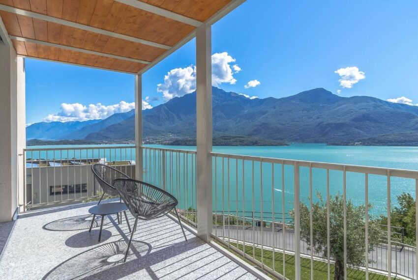 Apartment for sale in Domaso in residence with pool (1)