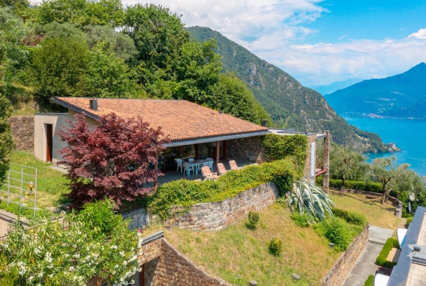 Menaggio villetta vista lago, con giardino, in residence con piscina e tennis (22)