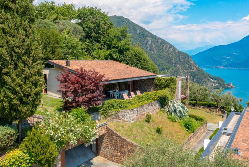 Menaggio villetta vista lago, con giardino, in residence con piscina e tennis (23)