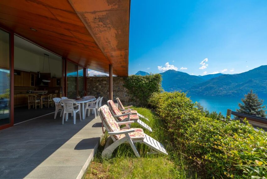 Menaggio villetta vista lago, con giardino, in residence con piscina e tennis (29)