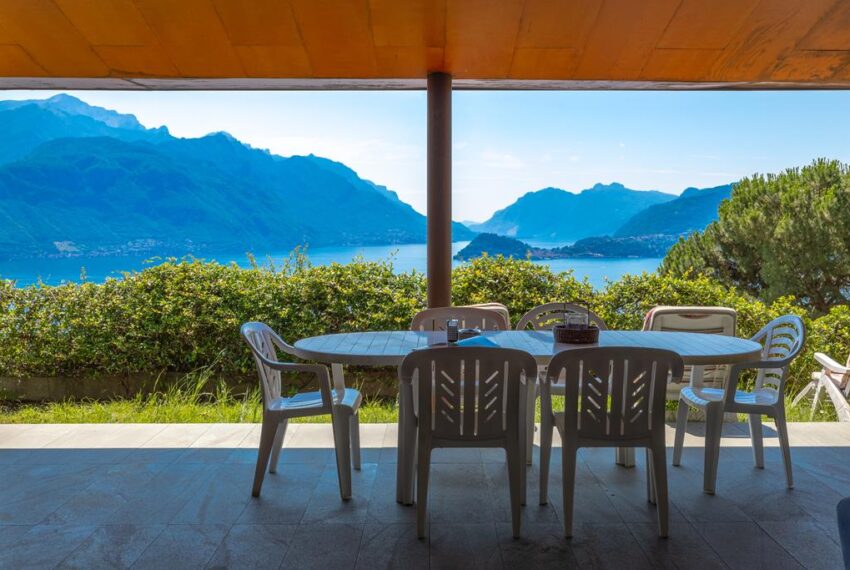 Menaggio villetta vista lago, con giardino, in residence con piscina e tennis (31)